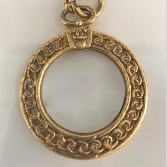 CHANEL MAGNIFYING GLASS MEDALLION NECKLACE NWOTS! - Picture 13 of 15